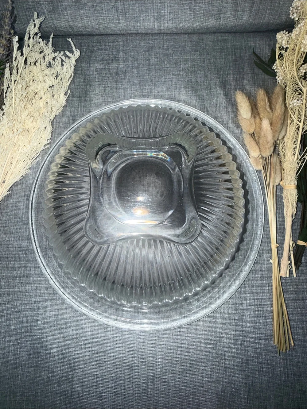 Vintage Clear Glass Ribbed Pedestal Serving Bowl Centerpiece Fruit Bowl 10”
